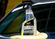 Meguiar’s Ultimate Glass Cleaner & Water Repellent, G240416 - čistič skiel s hydrofóbnou ochranou + tekuté stierače, 473m